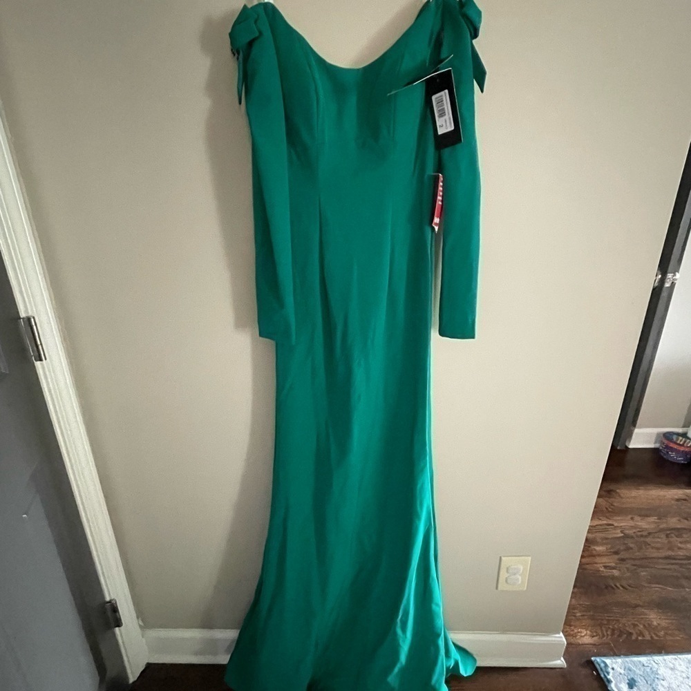 Terani Couture emerald green Off Shoulder High Scoop Neck Gown - Picture 10 of 11